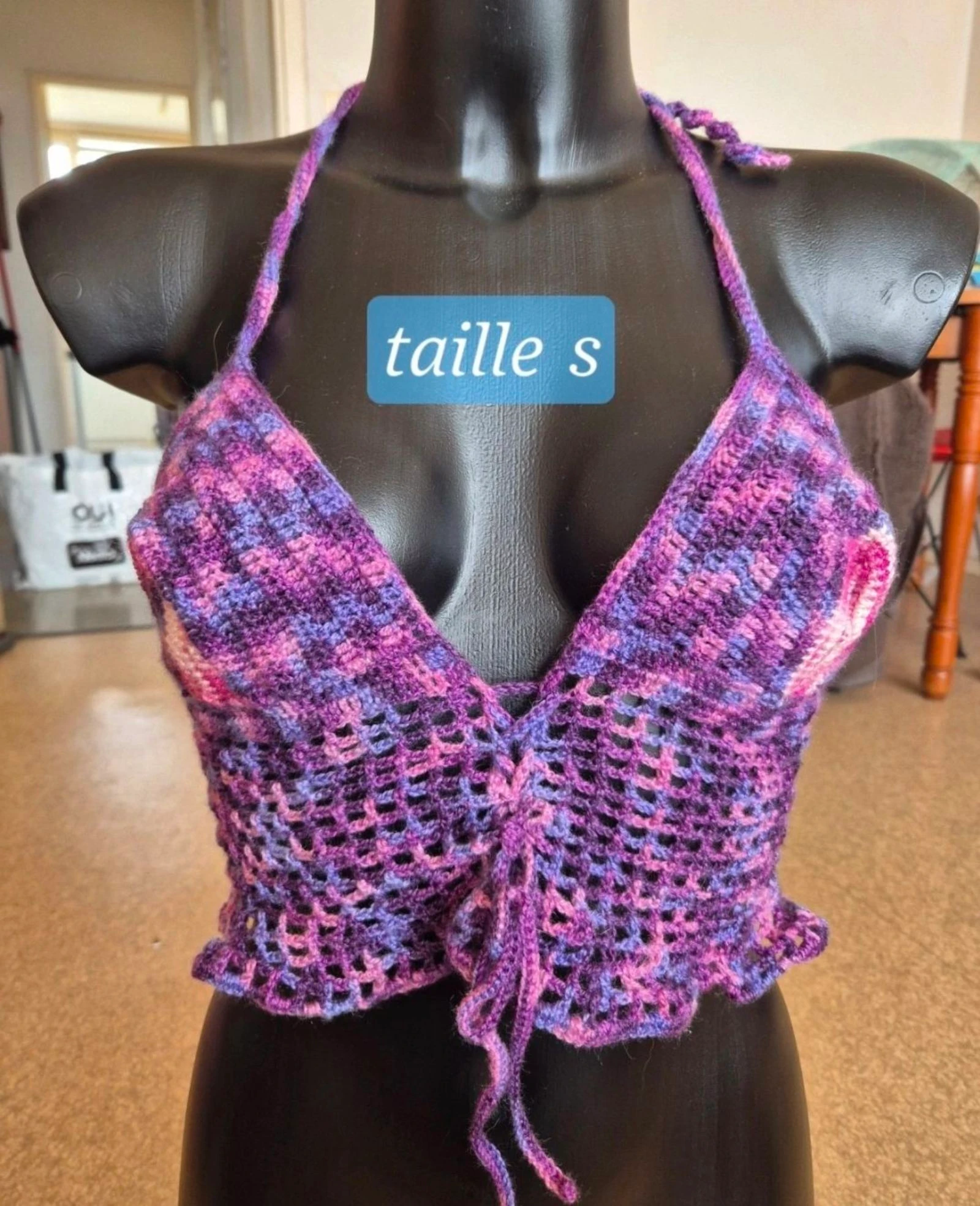 Top court et dos nu crochet
